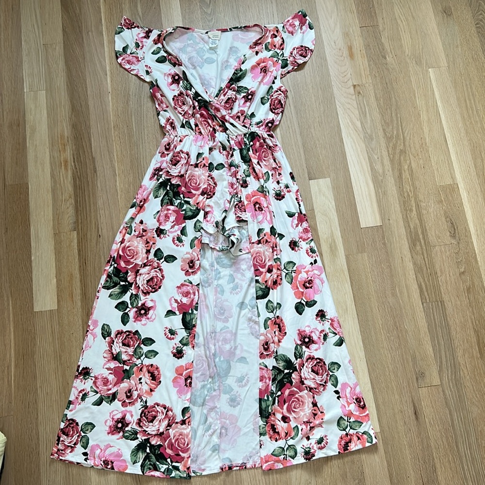 Caution To The Wind Floral Romper Dress
Size Medium
Comfy Stretch Casual Dressy